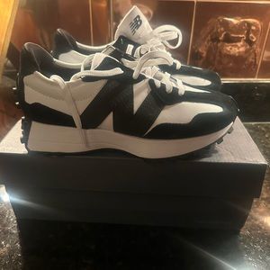 New Balance 327 Black and White Sneakers